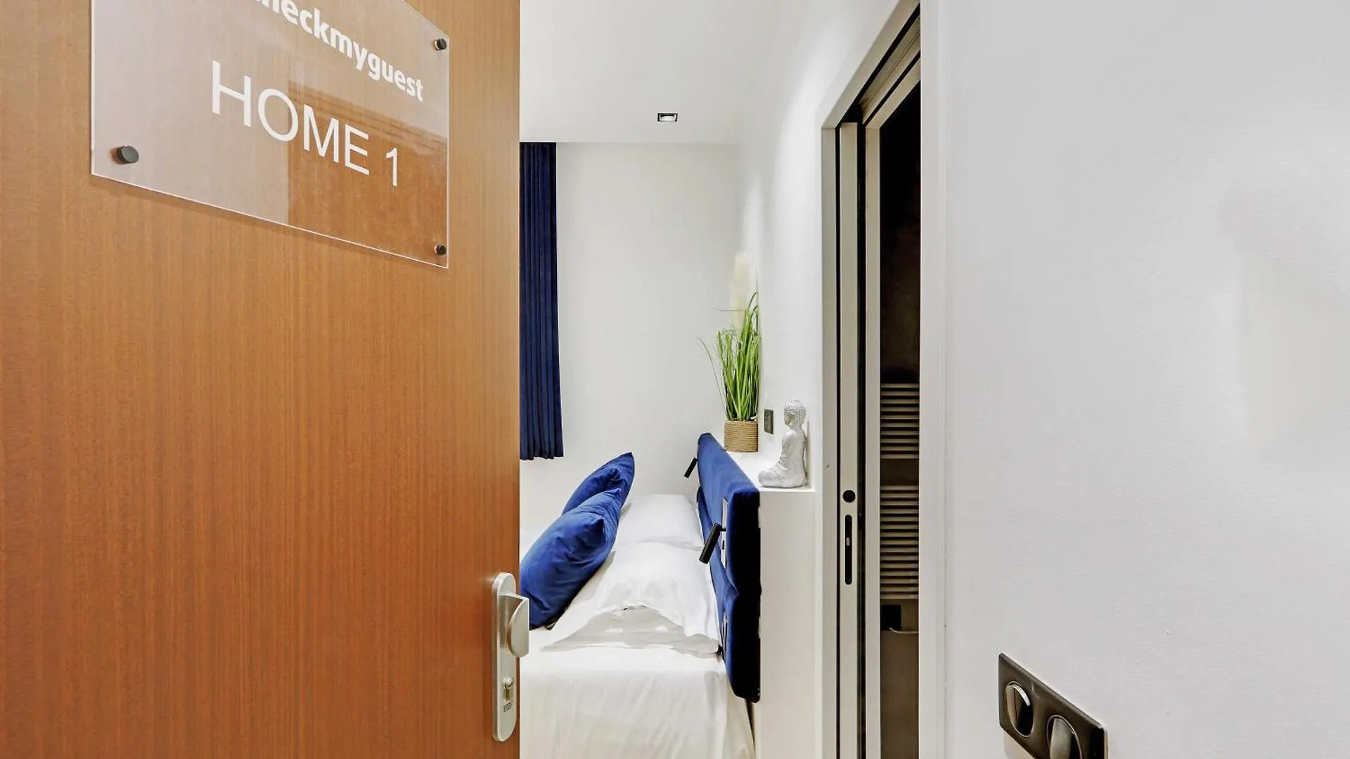 Apartament Ideally Located In The Heart Of