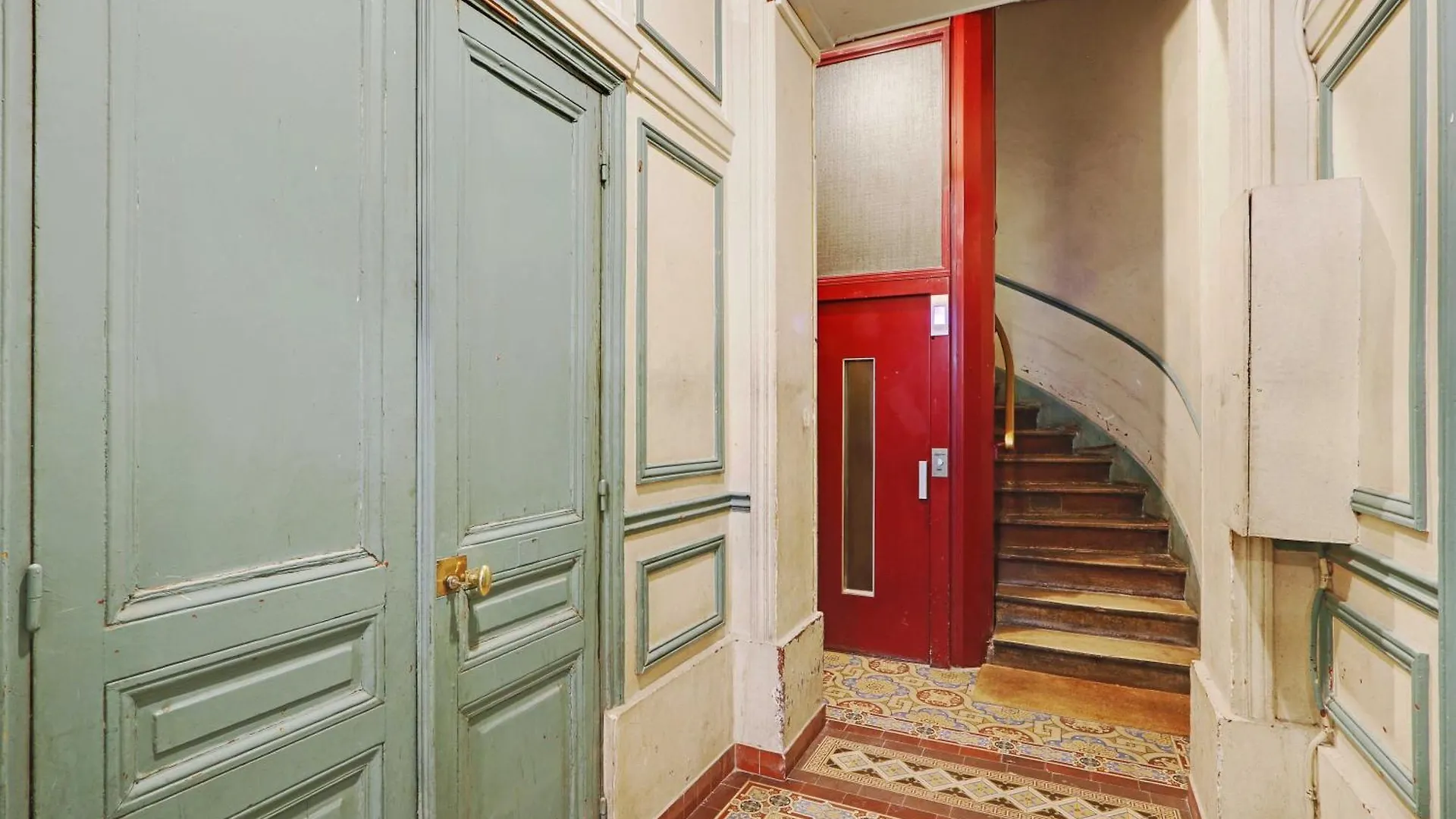 Apartment Ideally Located In The Heart Of